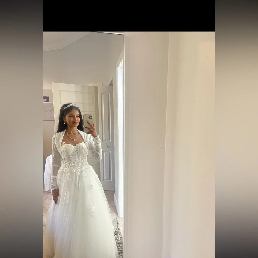 Wedding dress - Picture 5 of 7